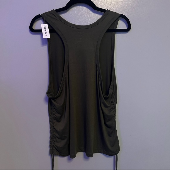 Side Cinch Tank Top - Picture 4 of 5